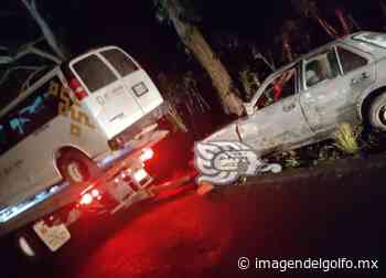 Camioneta del Sector Salud choca con automóvil en Misantla - Imagen del Golfo
