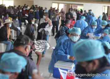Pese a bajas temperaturas, aplican refuerzo contra COVID-19 en Misantla - Imagen del Golfo