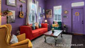 'Friends'-themed Airbnb opens in Tampa Bay
