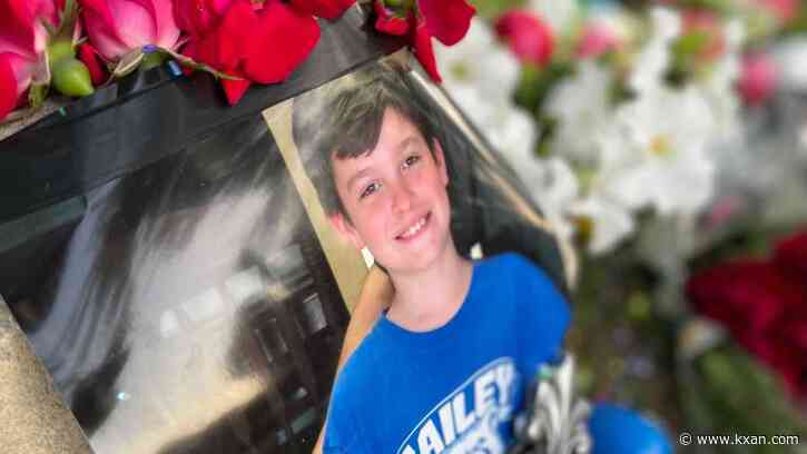 Vigil honors Austin teen killed in south Austin crash