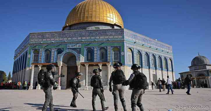 Jerusalem Calms After Israeli-Palestinian Clashes at Holy Site - The New York Times