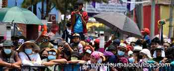 600 000 catholiques retrouvent la procession du chemin de croix dans un quartier de Mexico
