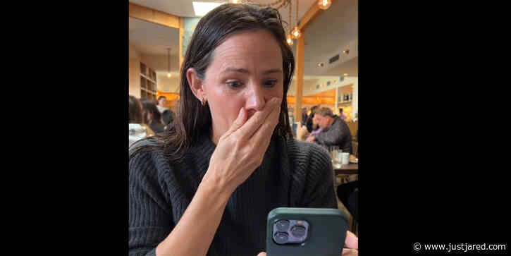 Jennifer Garner Gets An Early Birthday Surprise From This 70s Superstar!