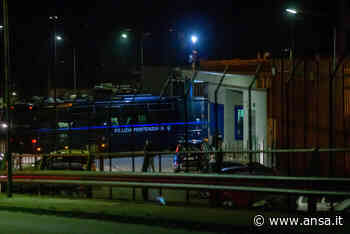 Carceri: Melfi; agenti penitenziaria trovano microcellulare - Agenzia ANSA