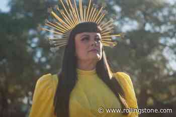 Tami Neilson, Willie Nelson Grieve Heavy Losses in Their New Duet ‘Beyond the Stars’ - Rolling Stone