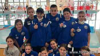 Nuoto, il Rari Nantes Romagna trionfa a Carpi con le ragazze esordienti - ForlìToday