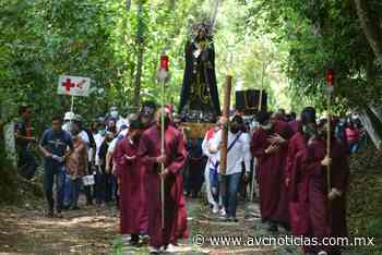 En viacrucis de Coatepec piden por personas en pobreza y enfermas - AVC Noticias