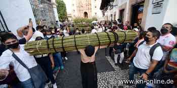 Nach zwei Jahren ohne Besucher: Passionsspiele in Mexiko-Stadt ziehen wieder Massen an