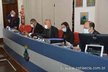 Câmara de Cotia paga R$ 41,6 mil por mês em aluguel de notebooks e computadores - Cotia e Cia