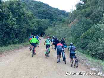 Fé mobiliza fiéis em peregrinação entre Brusque e Nova Trento na Sexta-feira Santa - O Município