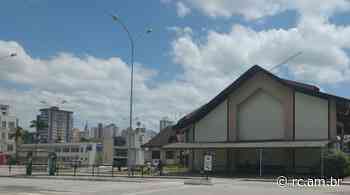 Mulher é atacada por mendigo no Centro de Brusque - rc.am.br