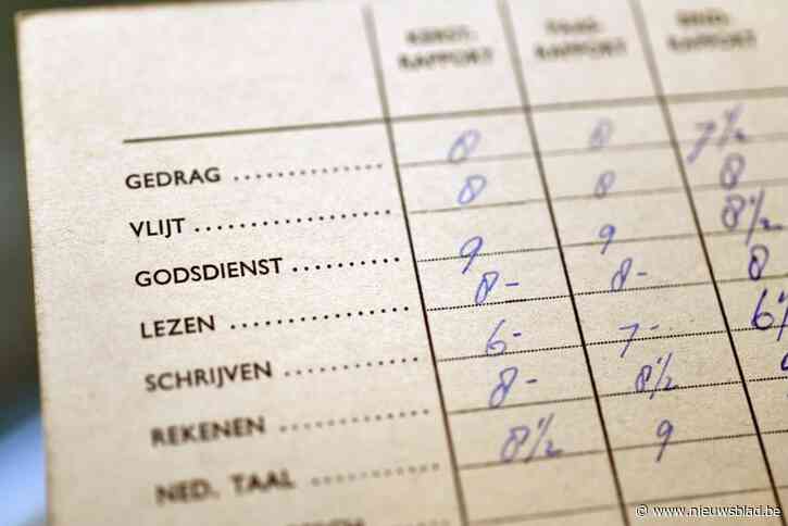 Lokaal bestuur archiveert oude schooldocumenten tijdens Erfgoeddag: “Inscannen kan na afspraak”