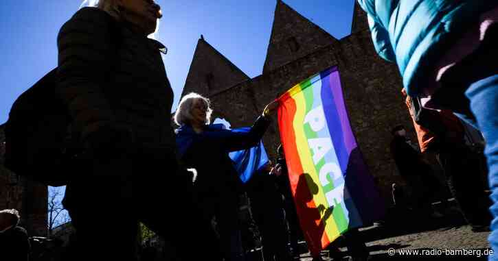 Friedensforscherin: «Frieden schaffen ohne Waffen» naiv