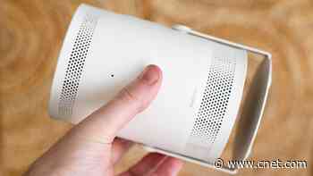 Up Close With the Samsung Freestyle Portable Projector     - CNET