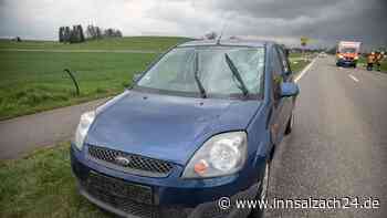 Radfahrer bei Palling von Auto erfasst – „Christoph 14“ im Einsatz