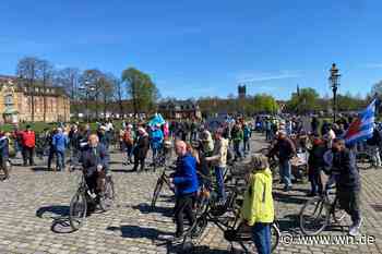 200 Ostermarschierer radeln für den Frieden