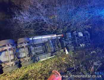 M6 closed between three junctions after lorry overturns in St Helens - St Helens Star