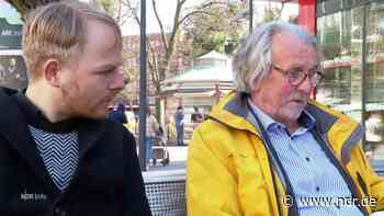 Staffelübergabe beim Ostermarsch in Kiel - NDR.de