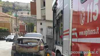 Trieste, auto in fiamme in via Scomparini. Guidatore illeso - Il Piccolo