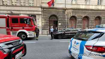 Trieste, tenta di darsi fuoco nella sede dell’assessorato alle Politiche sociali: bloccato da un carabiniere - Il Piccolo