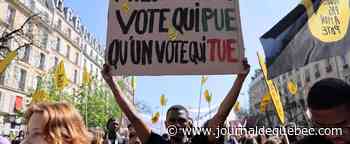 Des milliers de manifestants en France contre l'extrême droite, loin d'être pro-Macron