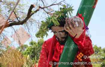 Católicos participan en Pasión de Cristo a pesar de violencia en Iguala - Quadratin Guerrero