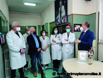 Tablet al reparto di oncologia del Cardarelli, «contributo all'opera meritoria dei sanitari» - Primo Piano Molise