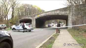 Unidentified woman found dead in duffel bag at Forest Park in Queens near Jackie Robinson Parkway - WABC-TV