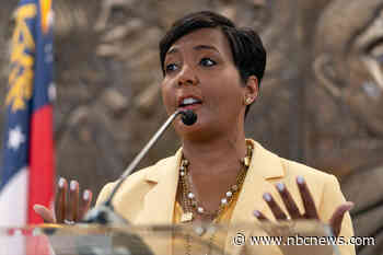 Former Atlanta mayor Keisha Lance Bottoms says she was denied service over leggings