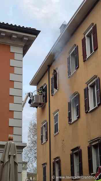 Paura in centro storico a Riva del Garda: fiamme in un'abitazione, salvate due persone - la VOCE del TRENTINO