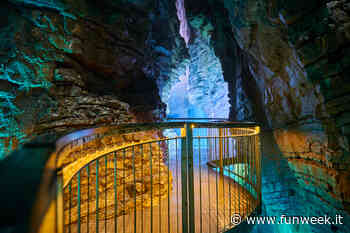Lago di Garda, la cascata spettacolare sotto terra: ‘la doccia è compresa’ - Funweek