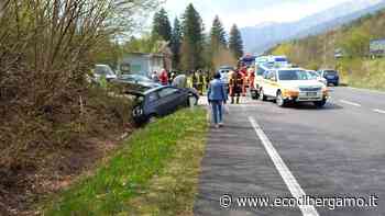 Auto fuori strada a Clusone: a bordo anche un bimbo di 9 anni - L'Eco di Bergamo