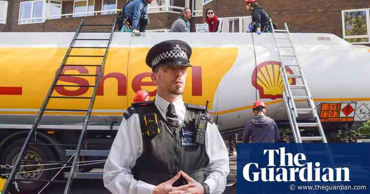 Forty XR activists arrested in various anti-fossil fuel protests across London