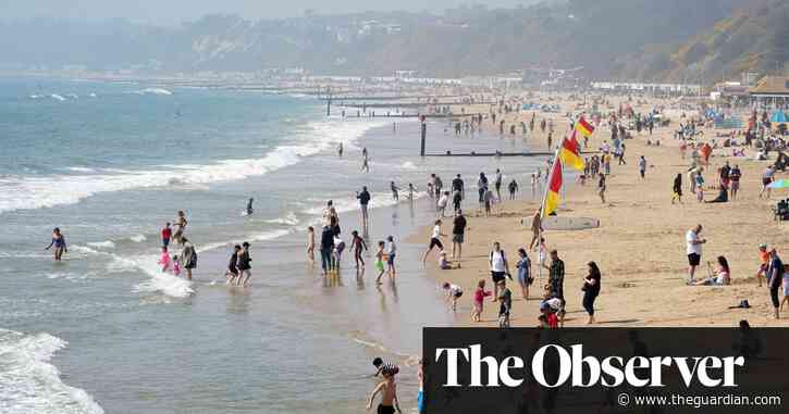 Sunshine and packed beaches mark first Easter break since lockdown