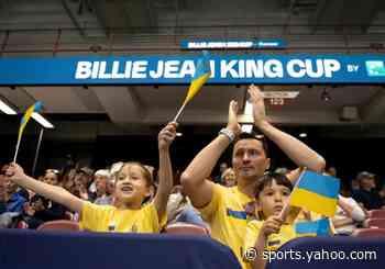 Riske rewarded in marathon tiebreak, Swiatek, Raducanu shine in BJK Cup - Yahoo Sports