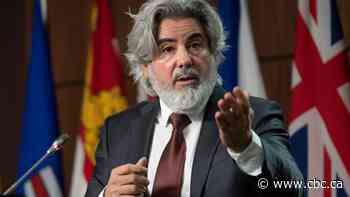 Ottawa to consider having Canada Post distribute Quebec's local weeklies - CBC.ca