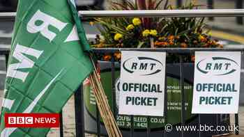 TransPennine rail conductors strike to disrupt Easter travel