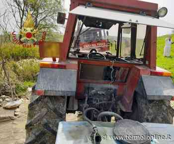 Resta incastrato con la gamba sotto il trattore, soccorso agricoltore - Termoli Online
