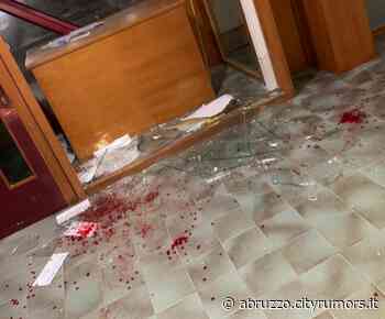 Alba Adriatica, lite furibonda nel palazzo e vetrina in frantumi - Abruzzo Cityrumors