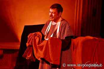 Alba: nella chiesa di San Giovanni una toccante Passione di Cristo in ricordo di don Renzo Costamagna - LaVoceDiAlba.it