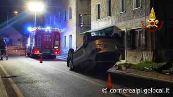 Auto si rovescia all’alba a Vodo - Corriere Delle Alpi