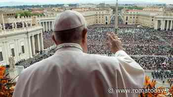 In centomila a San Pietro per la messa di Pasqua, la prima dopo la pandemia