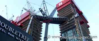 EN IMAGES | La plus haute passerelle résidentielle en Amérique du Nord installée à Montréal