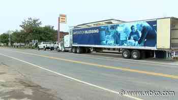 Food box giveaway provides Easter meals to tornado victims in Dawson Springs - WBKO