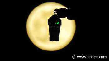 Amazing photos of Full Pink Moon of April 2022 (gallery)