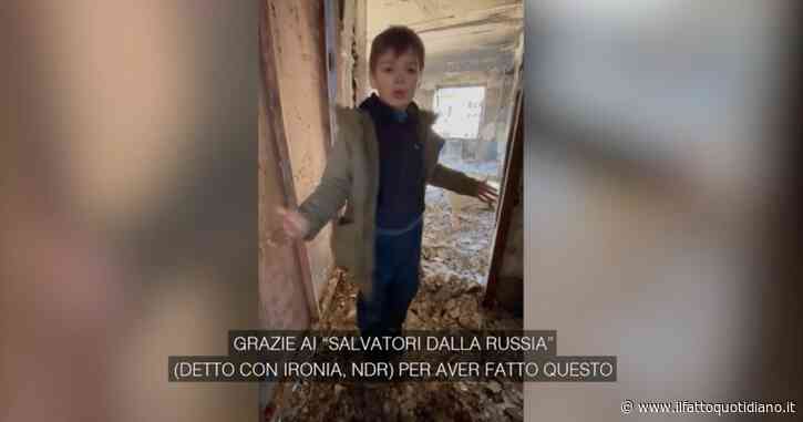 Ucraina, il video del piccolo Makar tra le macerie della sua casa a Mariupol: “Ecco quello che resta, grazie ai salvatori russi”