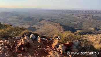 Man rescued while hiking Larapinta Trail in Central Australia - ABC News