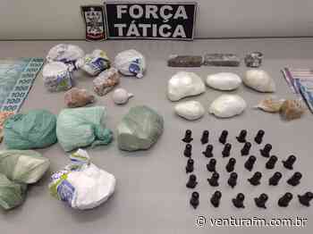 Operação apreende quase 1,5 kg de drogas no Centro de Agudos; um homem foi preso e vai responder por tráfico e associação ao tráfico - Ventura FM