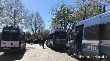 Siena, rave party di Pasqua: in 1.500 alla festa abusiva. Le forze dell'ordine monitorano la situazione - Il Tirreno