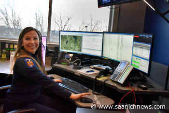Saanich fire dispatch shares 9-1-1 tips for awareness week in BC – Saanich News - Saanich News